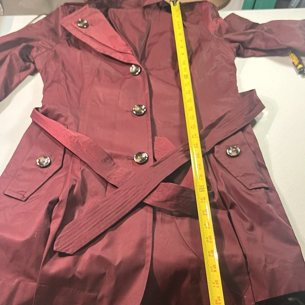 London Fog Women's Rain Trench Coat Wine Color Size M‎ EUC Beautiful